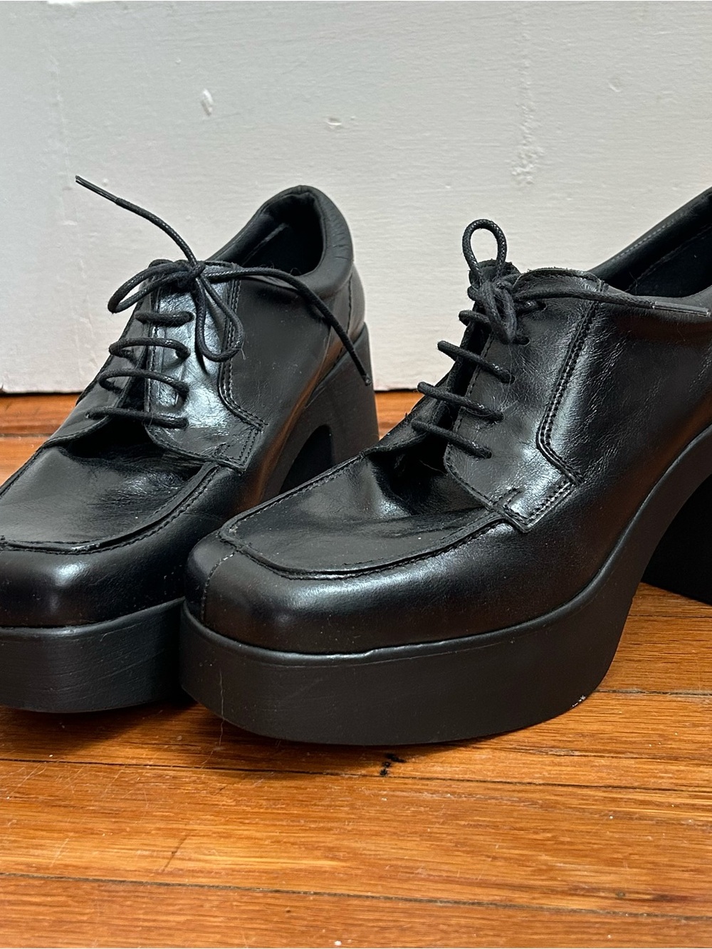 INTENTIONALLY BLANK Black Chunky Platform Lace-Up Oxford Brogue Heels size 40 - Picture 2 of 4